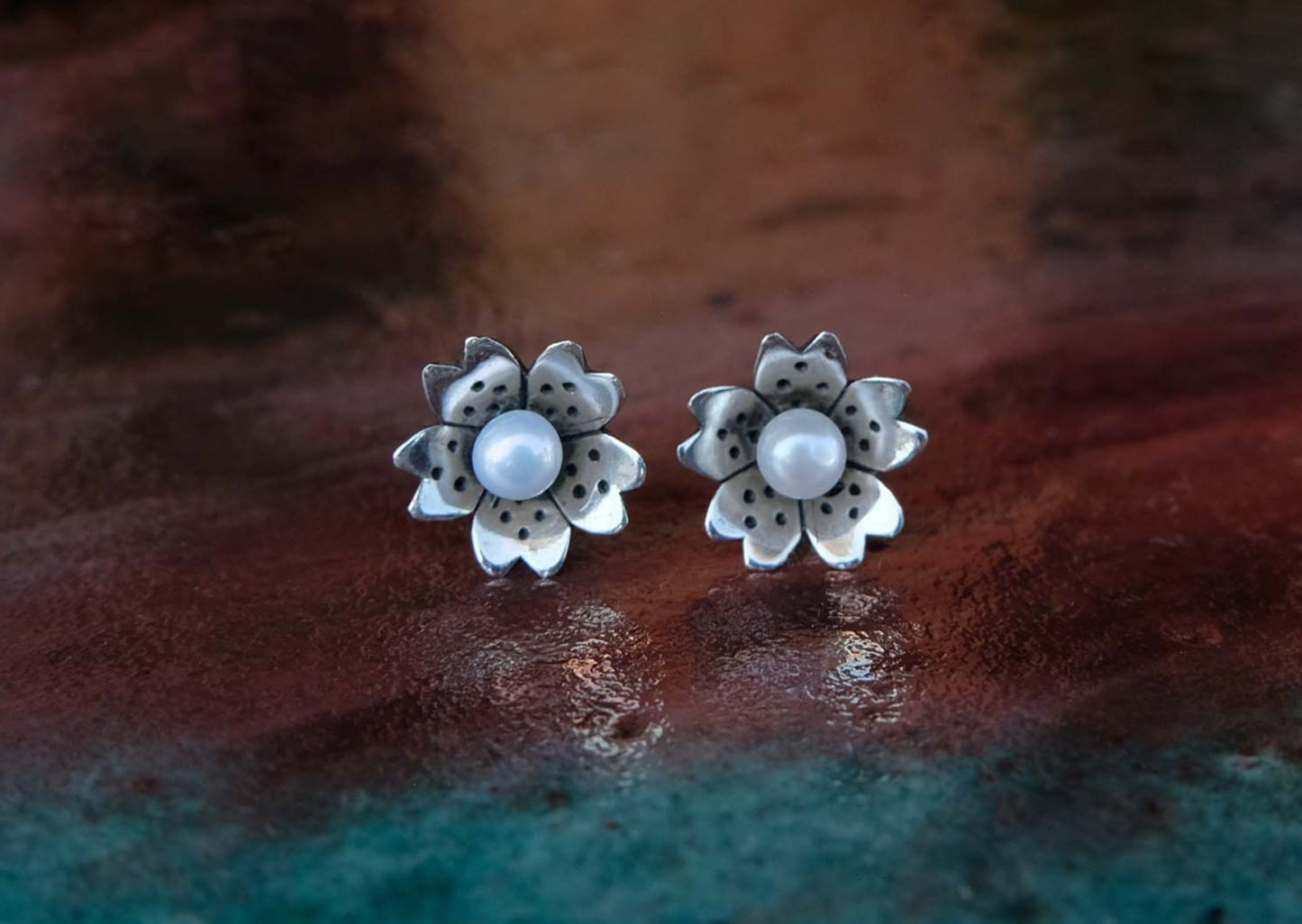 Orchid Pearl Stud