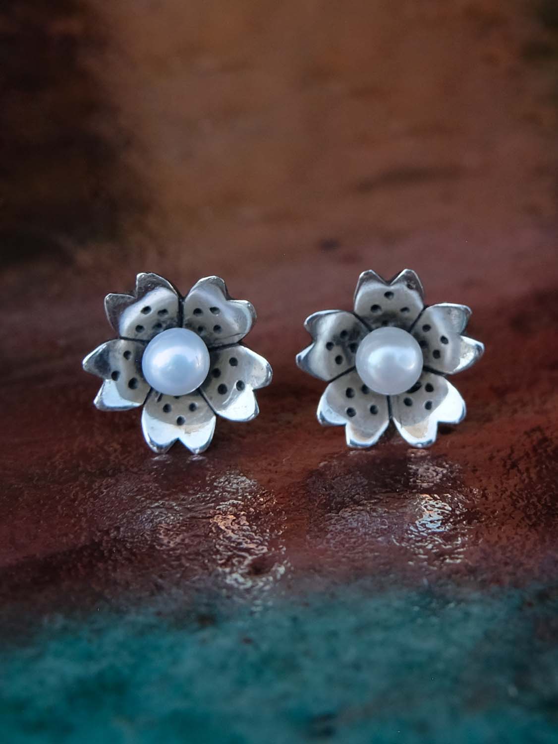 Orchid Pearl Stud