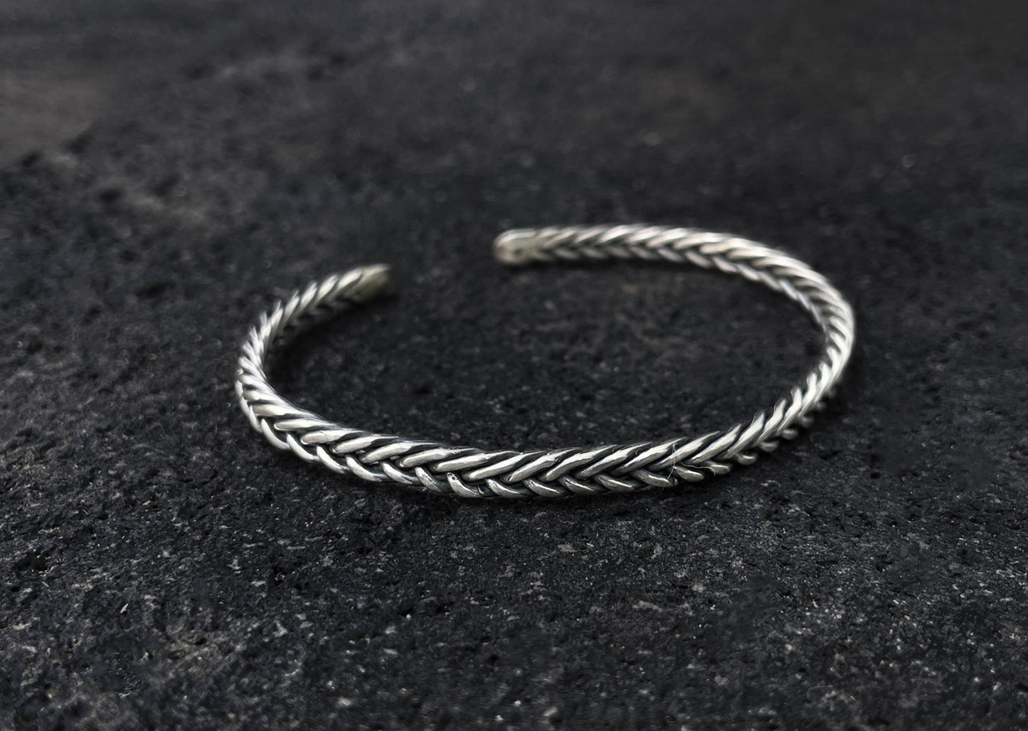 Fishtail Silver Bangle