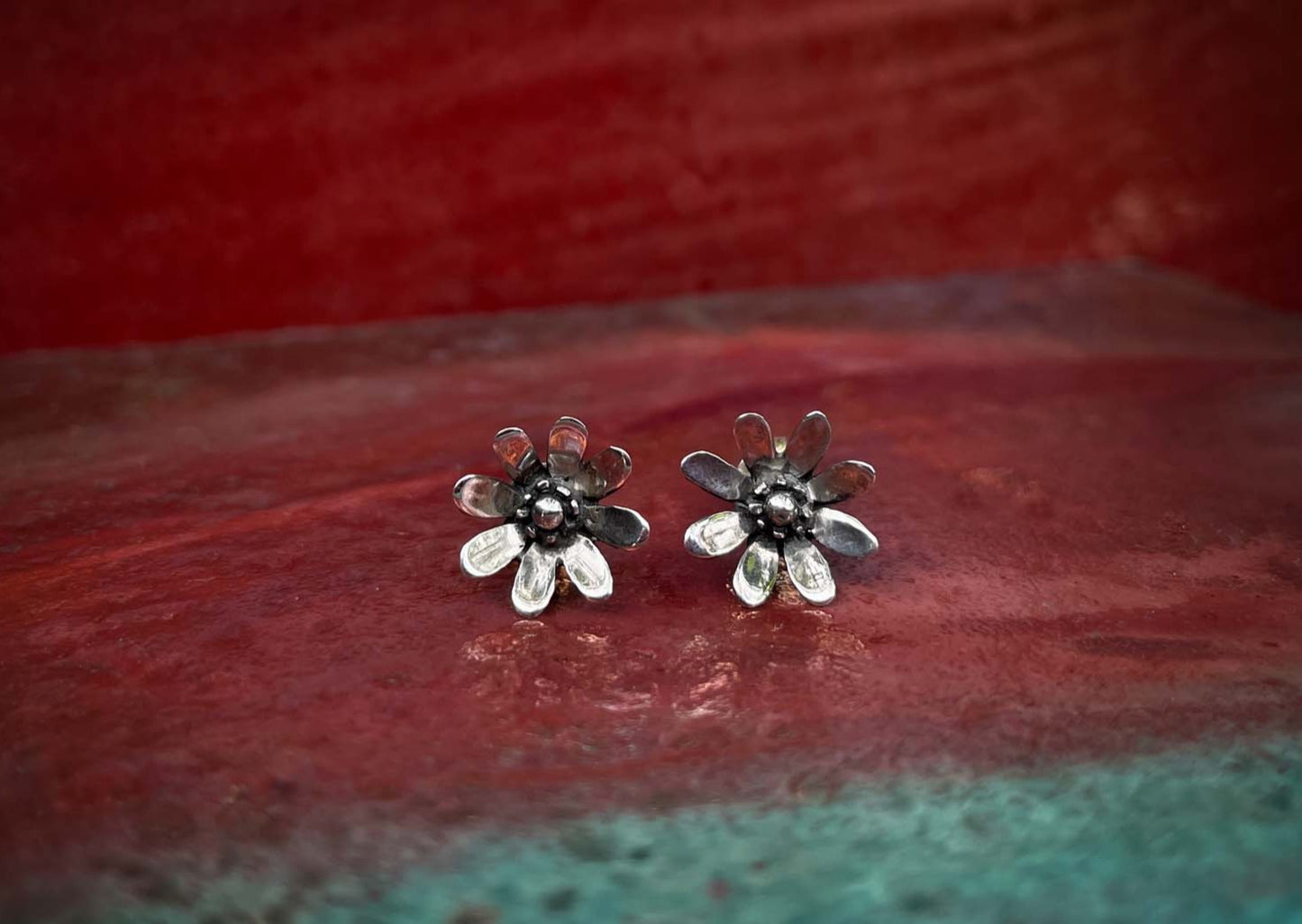Daisy Stud